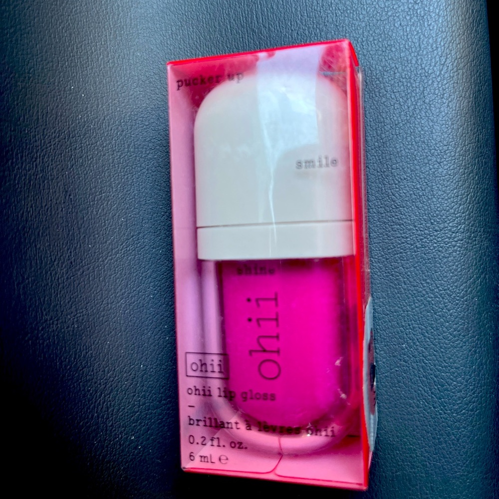 🐣 OHII LUCKY PINK LIP GLOSS NEW IN PACKAGING